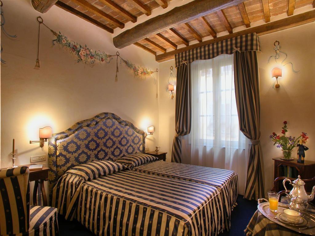 Hotel Relais Dell'Orologio Πίζα Δωμάτιο φωτογραφία